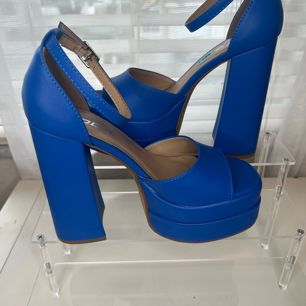Soda Blue Platform Sandals – Women’s Size 6 - Picture 4 of 10